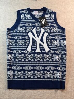 New York Yankees KLEW Sweater Vest Men’s Small NWT MLB Navy Blue Fair Isle